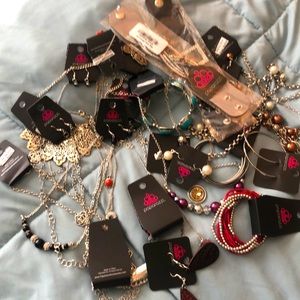 25 pieces of Paparazzi jewelry, Out of biz